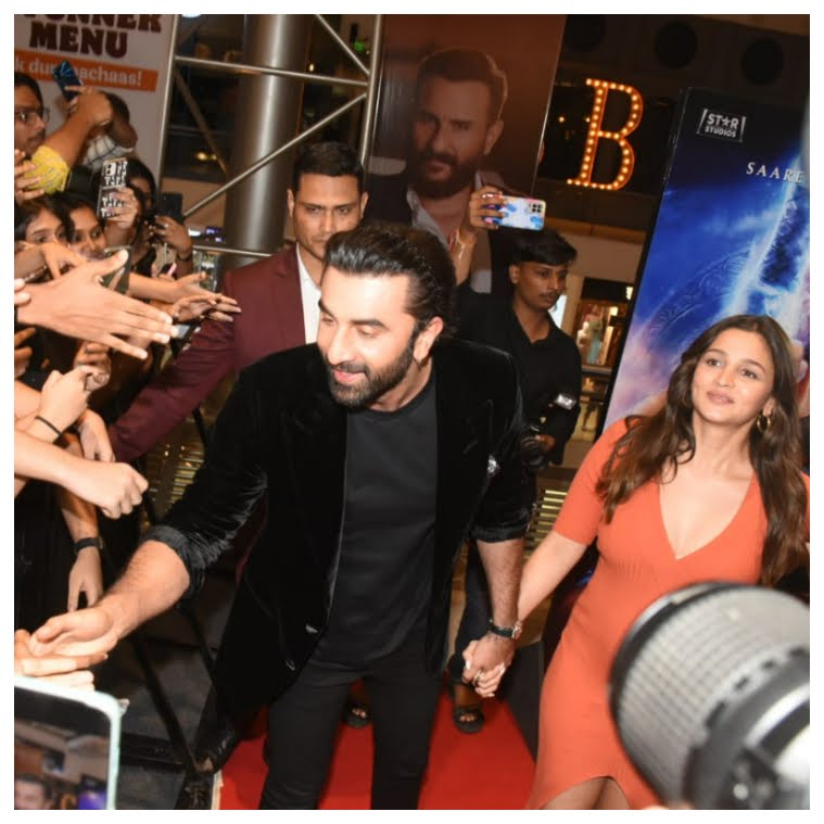 Ranbir Kapoor and Alia Bhatt at live premier